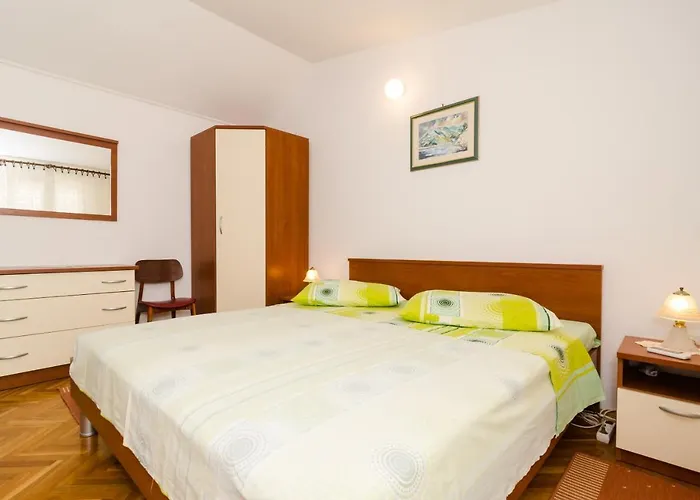 Jasenka 特雷斯塔尼克